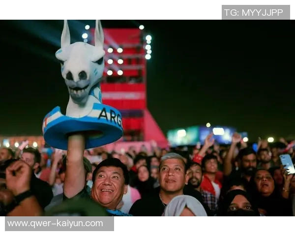 佛得角球员与球迷互动迎战关键战役冲击世界杯梦想 佛得角球员与球迷互动迎战关键战役冲击世界杯梦想